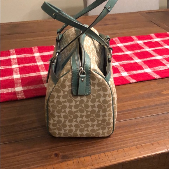 Coach hand bag - Picture 2 of 8